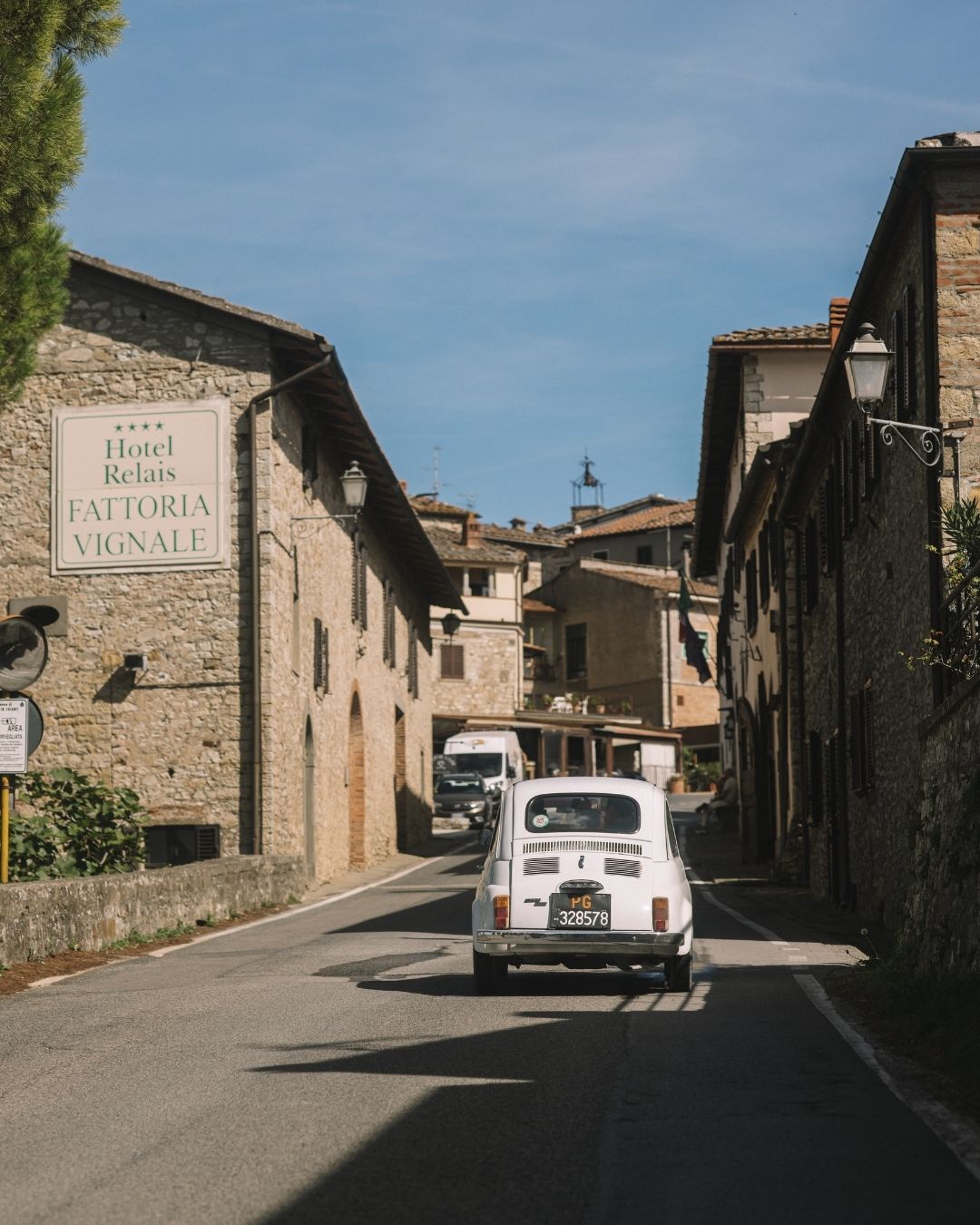 Fiat 500 vintage esplora la campagna toscana - Immersive Experience - Genius Eventi